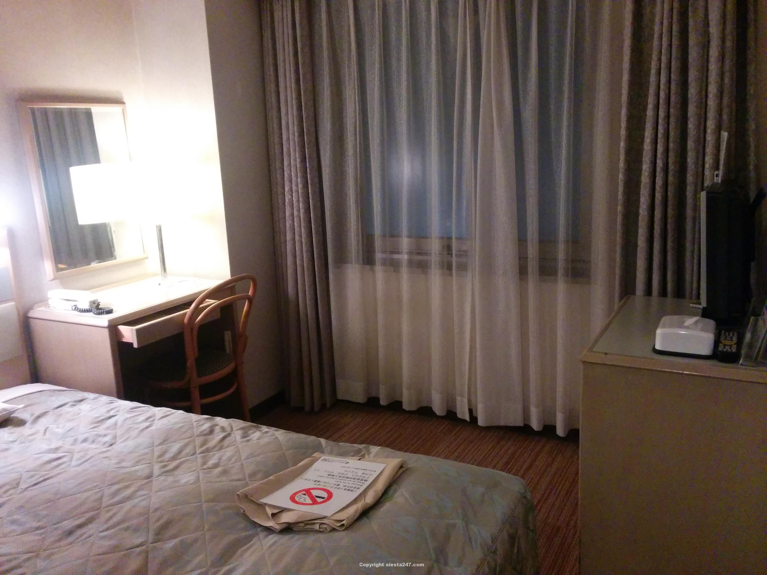 デイナイスホテル東京のシングルルームです。